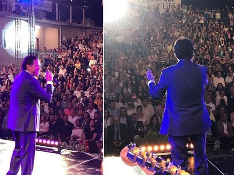 اضغط لمشاهد الفيديو: لحظة سقوط النجم راغب علامة على المسرح